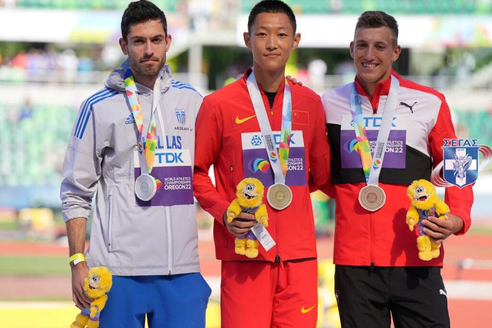 Έγινε η απονομή του ασημένιου μεταλλίου στον Μίλτο Τεντόγλου runbeat.gr